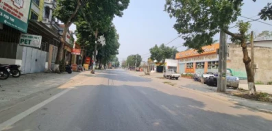 Bán nhà phố kinh doanh mặt đường Hùng vương, tx Phú thọ . sử dụng 135m2