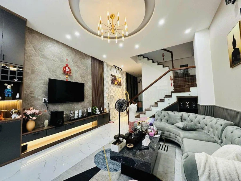 Bán nhà 3 tầng đường Núi Thành, Hải Châu, Đà Nẵng – Nhà kiên cố, vị trí trung tâm.