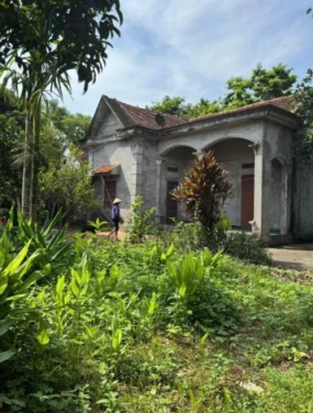 Chỉ 4 tỷ,lô đất 2500m bám hồ tại Thanh Sơn,sẵn nhà xây kiên cố,đất bẳng phẳng,nhìn 360 độ