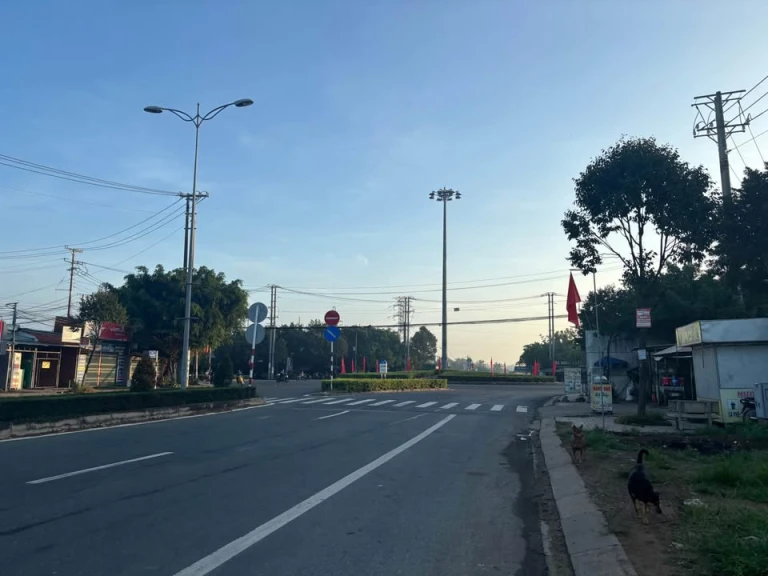 Cho thuê 5300m đất mặt tiền HUỲNH TẤN PHÁT , ngay vòng xoay KCN Giao Long Bến Tre