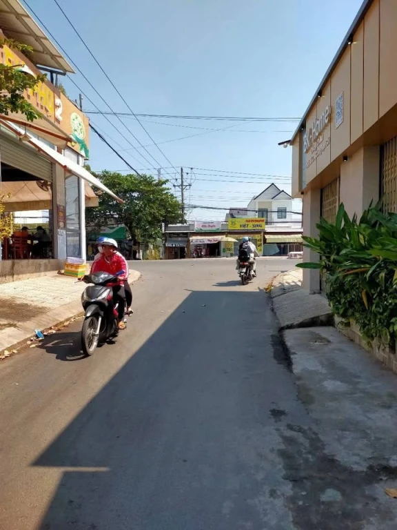 Cần bán nền đường văn tấn 7