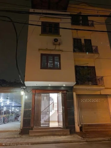 CHO THUÊ NGUYÊN CĂN NHÀ GẦN HỒ THẠCH BÀN, GẦN KHU CÔNG NGHIỆP