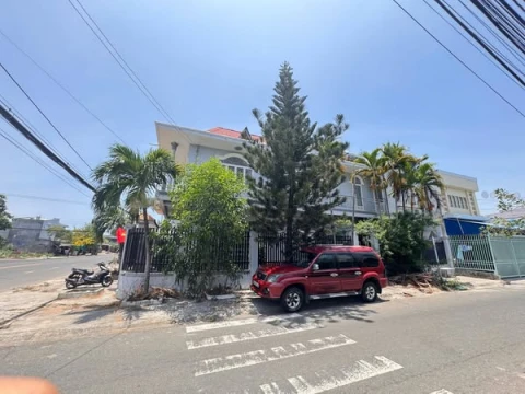 Bán nhà vị trí đắc địa, 2 mặt tiền đường Nguyễn Văn Linh, KDC Văn Thánh, phường Phú Tài, Phan Thiết