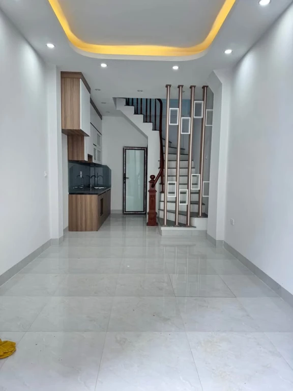 🔥 BÁN NHÀ THẠCH BÀN ,39M, 4T, MT 4,3M, NGÕ RỘNG, Ô TÔ TRÁNH CÁCH NHÀ 20M, 5.XX TỶ 🔥