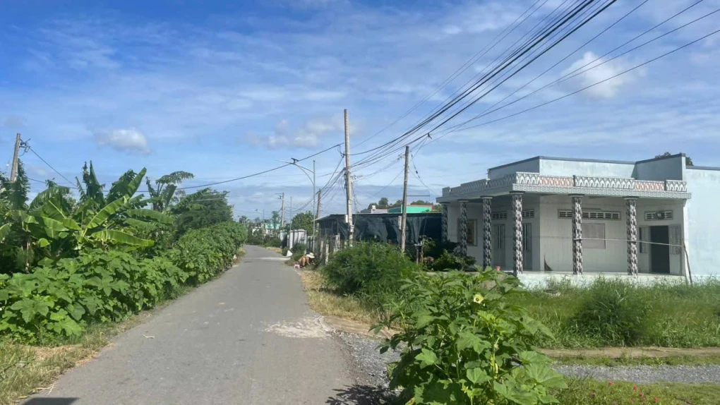 (40x25) b.á.n đất gần QL50 Bình Đông, TP Gò Công (nay P. Sơn Qui, tỉnh Đồng Tháp).