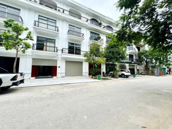 SIÊU PHẨM MB2125 – NHÀ XÂY THÔ 4 TẦNG, HOÀN THIỆN MẶT NGOÀI – PHƯỜNG HẠC THÀNH