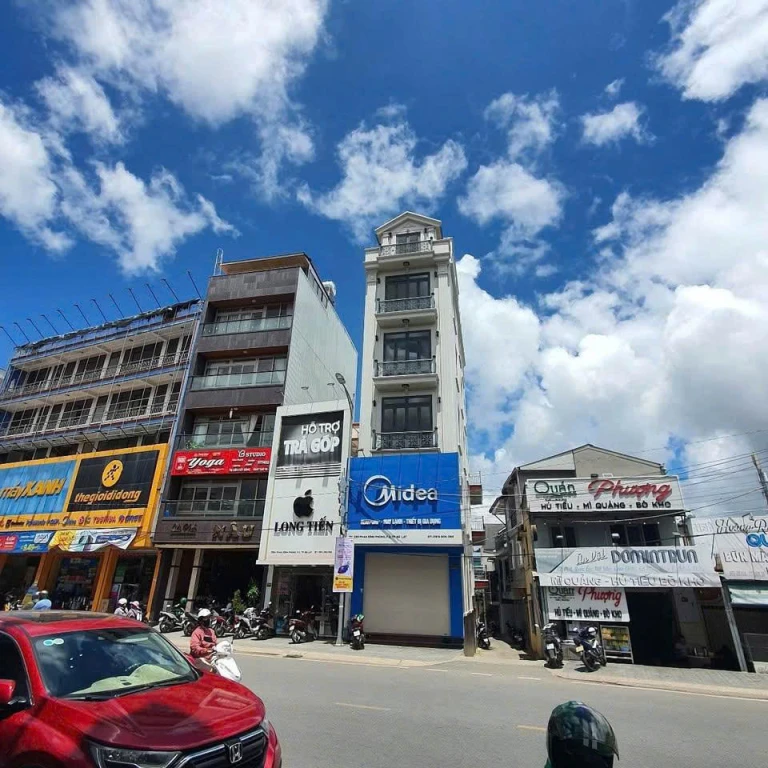 Cho thuê nhà có mặt bằng kinh doanh đường Phan Đình Phùng, phường Xuân Hương - Đà Lạt.