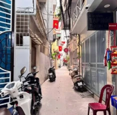 SIÊU PHẨM MẶT NGÕ KHƯƠNG TRUNG,THANH XUÂN. 42M2. 5 TẦNG. MT 3,7M. 8,2 TỶ