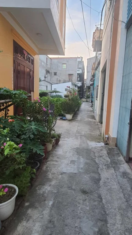 NHÀ 1,5 TẦNG VÀO Ở LUÔN THUỘC NGÕ NƯỚC GIÁP PHƯỜNG HỢP GIANG