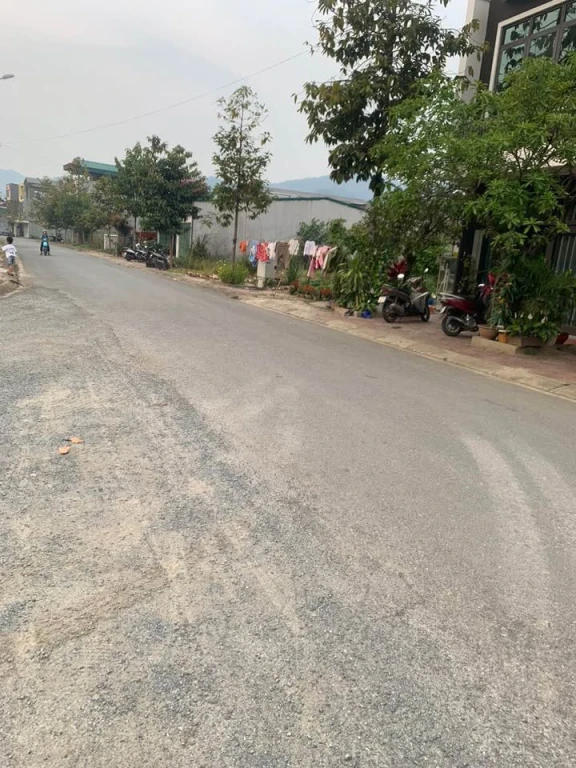 GIẢM GIÁ CHO LÔ ĐẤT 2 MẶT TIỀN CÒN SÓT LẠI NGAY CỔNG TRƯỜNG CĐ LÀO CAi