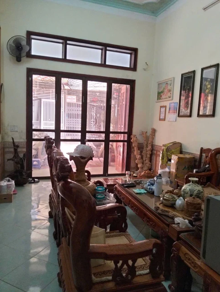 Cần bán nhà 2tầng 1 tum ngõ đường 20/8. Hà Giang 1