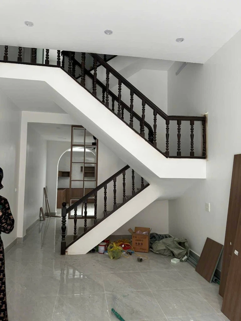 Bán Nhà 3 Tầng mới xây Hoàng Diệu