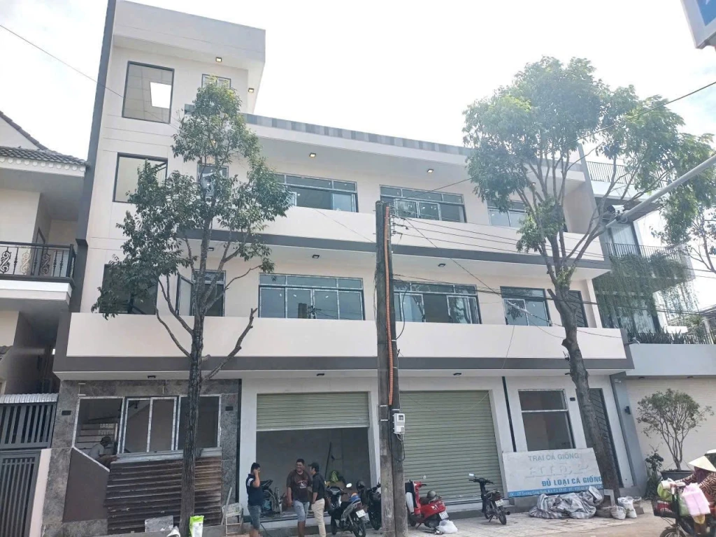 Cho thuê nhà mới 100% mặt tiền đường Nguyễn Văn Linh, Phường Phú Lợi, TP Cần Thơ mới