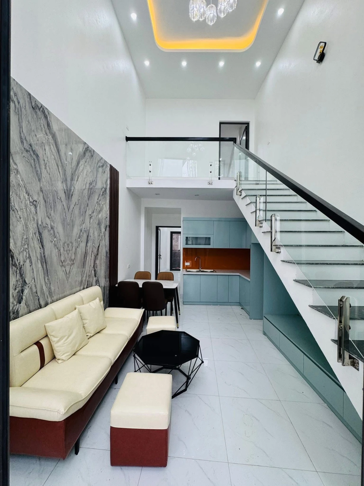 Nhà full nội thất ~45m2 quá rẻ luôn ạ