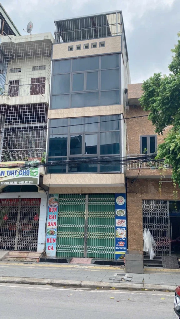 Cc cần bán nhà 3,5 tầng trục chính đường Thánh Thiên P Bắc Giang, Bắc Ninh