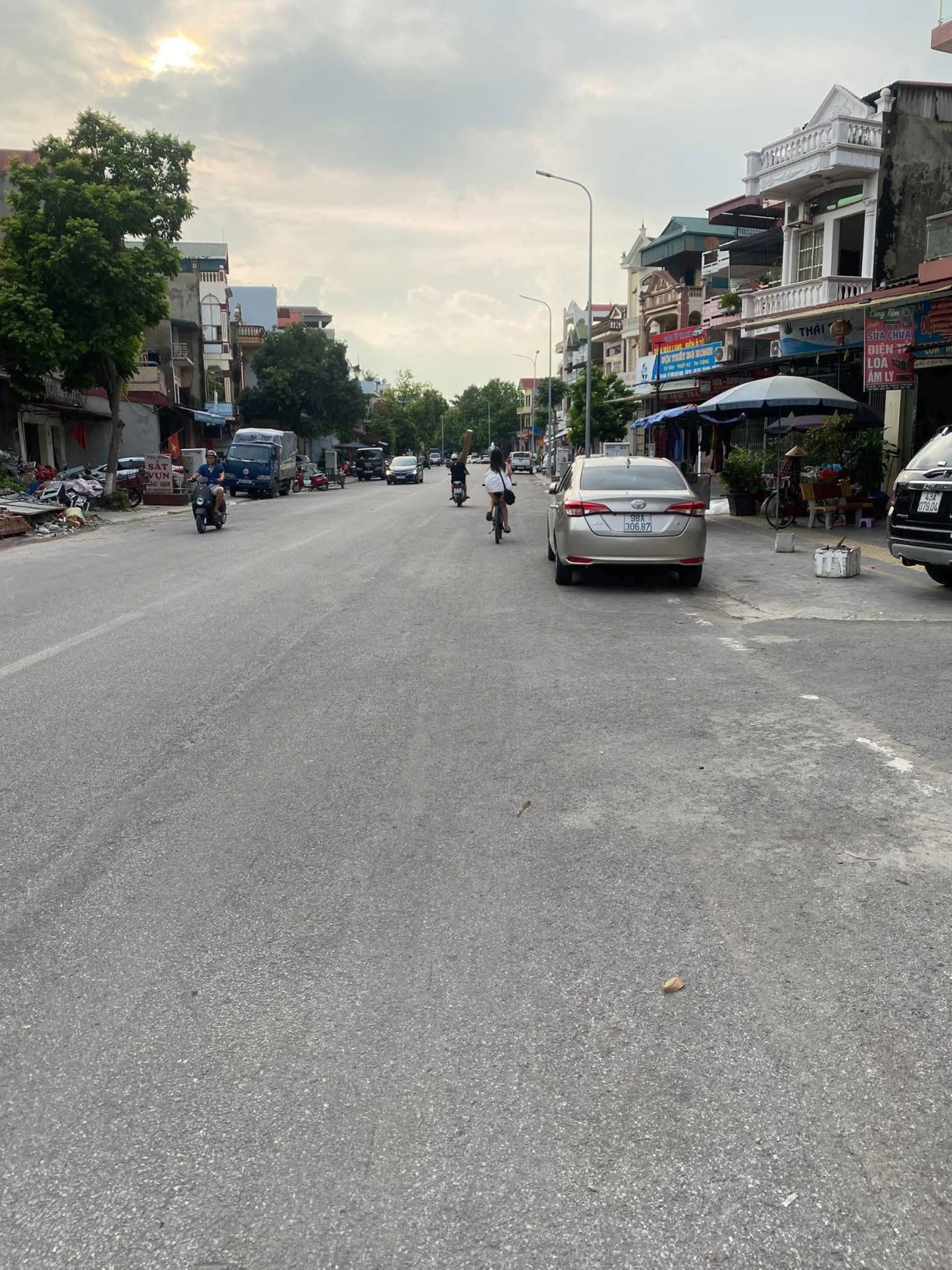 Chủ cần bán gấp căn nhà 2 tầng TTTPBG