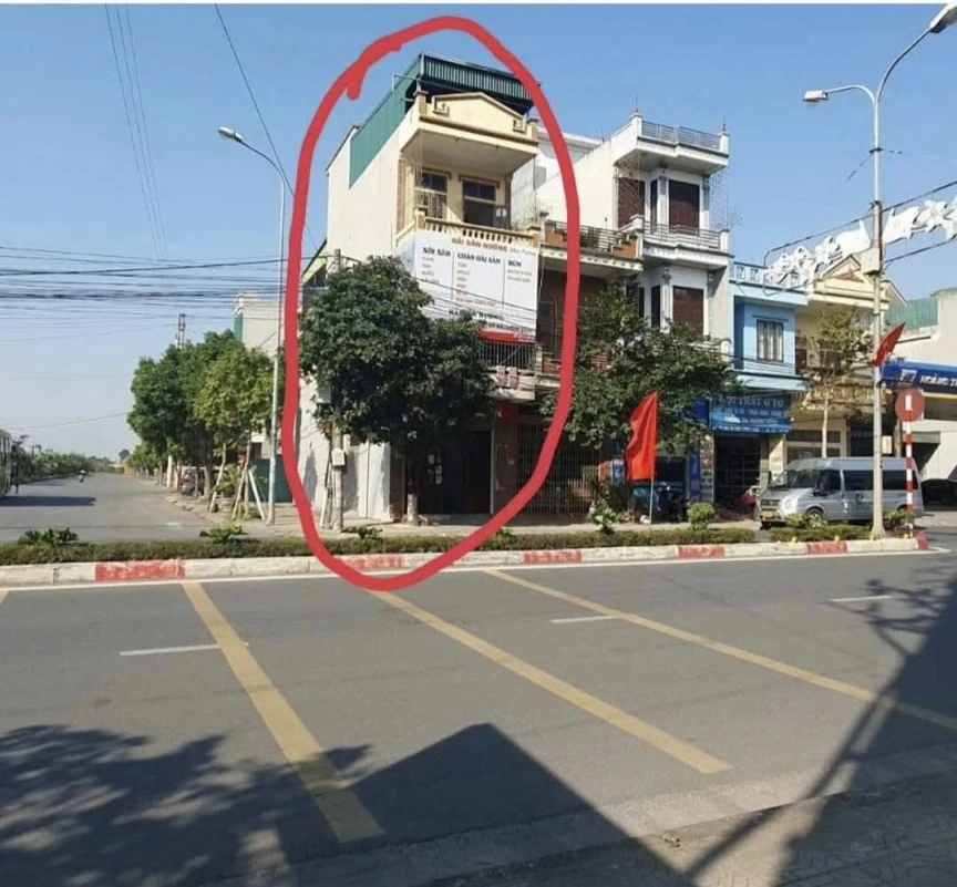 nhà 3 tầng mới xây,