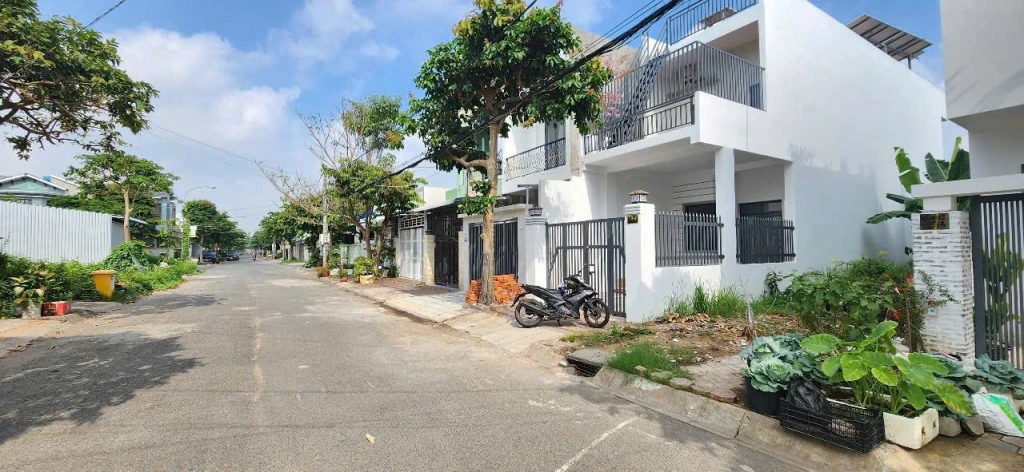 CHO THUÊ NHÀ NGUYÊN CĂN  Cho Thuê Căn 1 trệt 1 lầu sân thượng