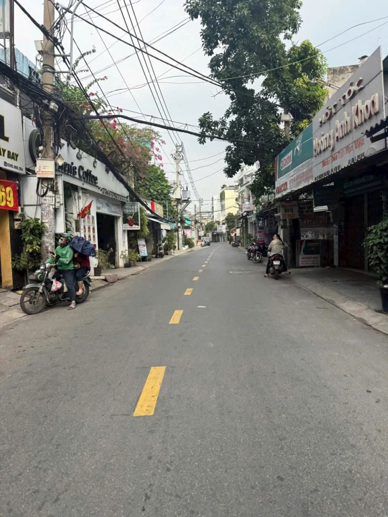 Chính chủ cần bán gấp nhà 4 tầng,hẻm xe hơi, đường Nguyễn Văn Công, P.03, GV, giá chỉ 7.8 tỷ,ở ngay