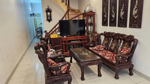 cho thuê  căn  nhà  3 tầng