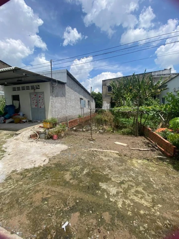 Bán nền chính chủ thổ cư sang tên ngay, vay ngân hàng được giá, thích hợp vkck trẻ cất nhà ở hoặc giá tốt cho đầu tư.