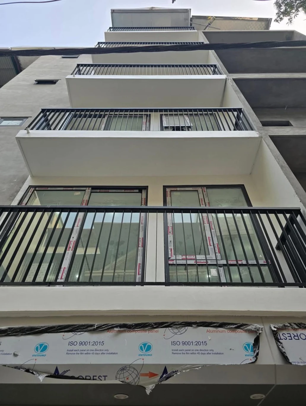 Bán gấp  Nhà xây 6 tầng mới đẹp.