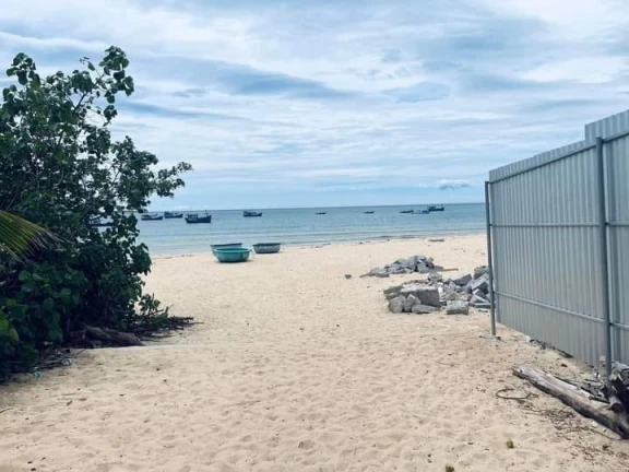 còn duy nhất 2 nền đất đẹp sát biển  Gần khu trung tâm hành chính mới