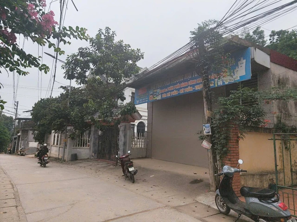 Bán nhà ngõ rộng xe tải đi dc cách đường yên ninh 40m