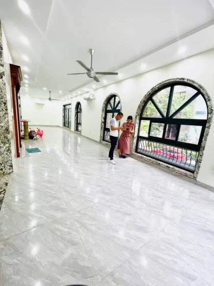 CHO THUÊ VĂN PHÒNG – TẦNG 2 LÔ GÓC HÀM NGHI – MỸ ĐÌNH