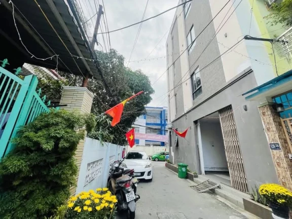 Vân Canh- Ô tô đỗ cửa- 3 bước ra ô tô tránh