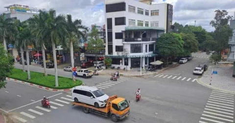 BÁN NHÀ ĐẸP GIÁ RẺ NGAY BIGC GO DĨ AN - VIEW CÔNG VIÊN PHONG THỦY.