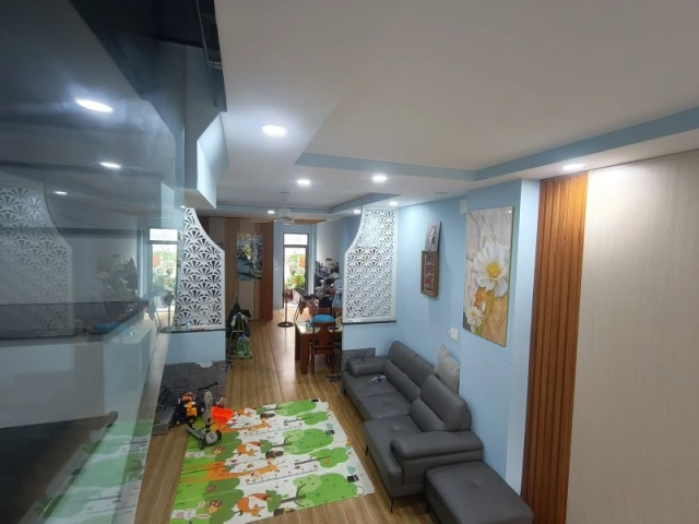 Bán nhà mặt phố đường Số 10, Phước Bình, Thủ Đức, TP HCM. DT 124m2, 2 tầng, 3PN, 3WC, giá 10,69 tỷ, sổ hồng chính chủ.