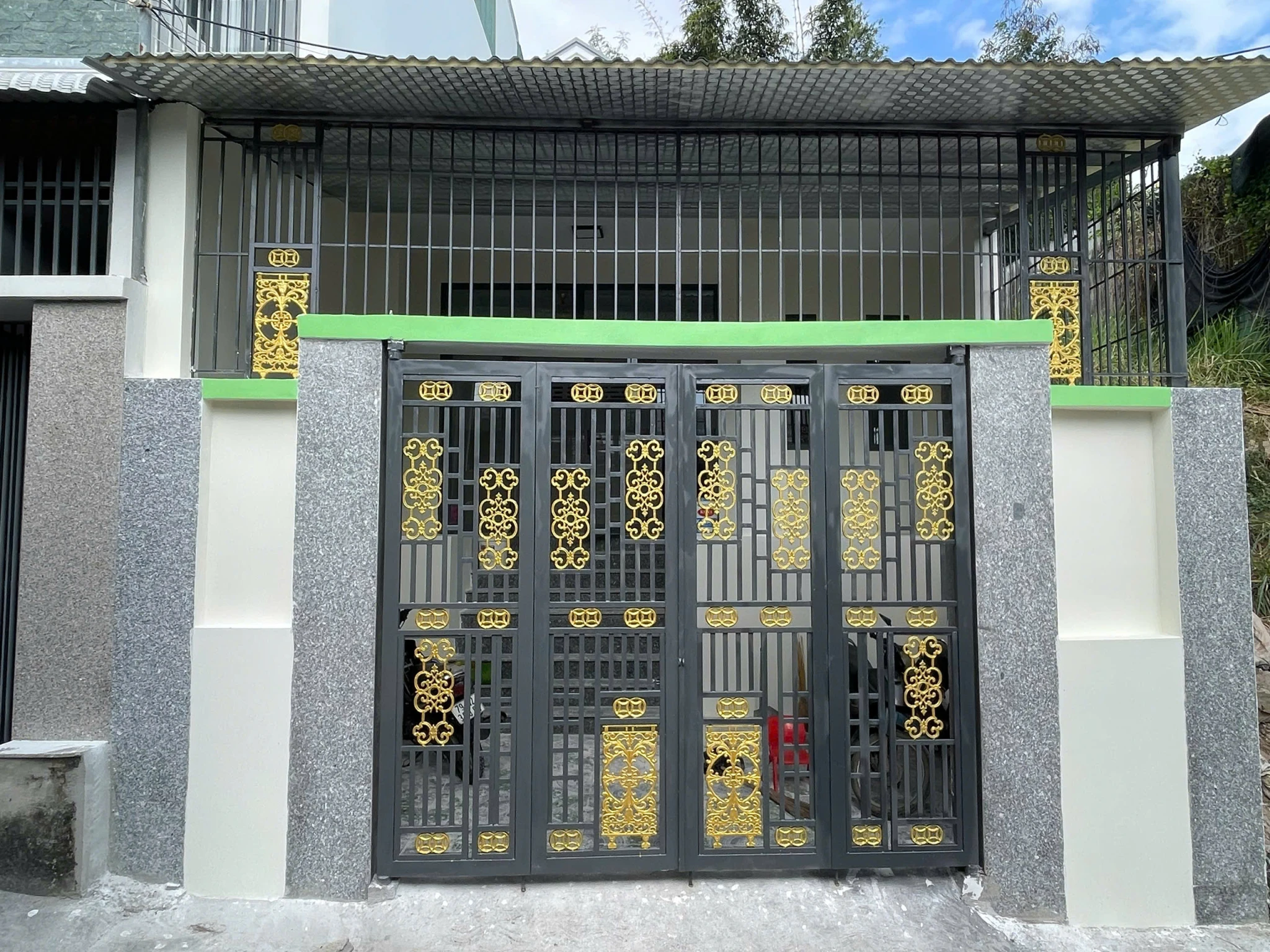 Bán nhà 2 tầng ô tô Vĩnh Hải Nha Trang, gần biển, DT 133m²