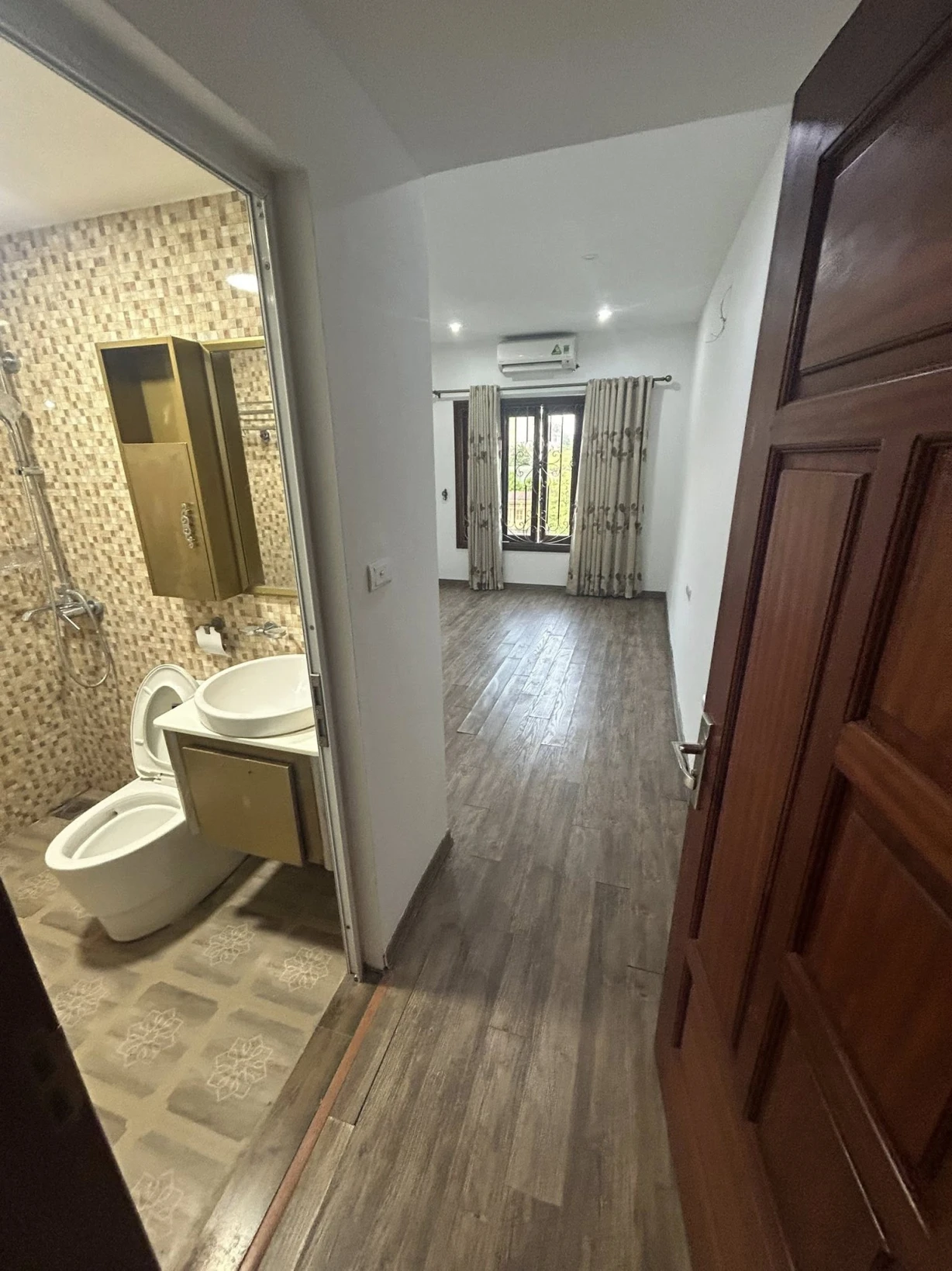 Bán nhà đống đa lô góc 25m x 5 tầng, 50m ra mặt phố, trước nhà sân chơi rộng rãi view thoáng vĩnh viễn.