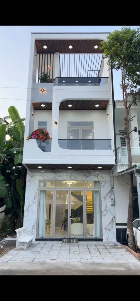 Bán nhà 1 trệt 2 lầu chính chủ, giá rẻ đường Hồ Văn Cống, TP. Thủ Dầu Một, nhà có chỗ đậu xe hơi