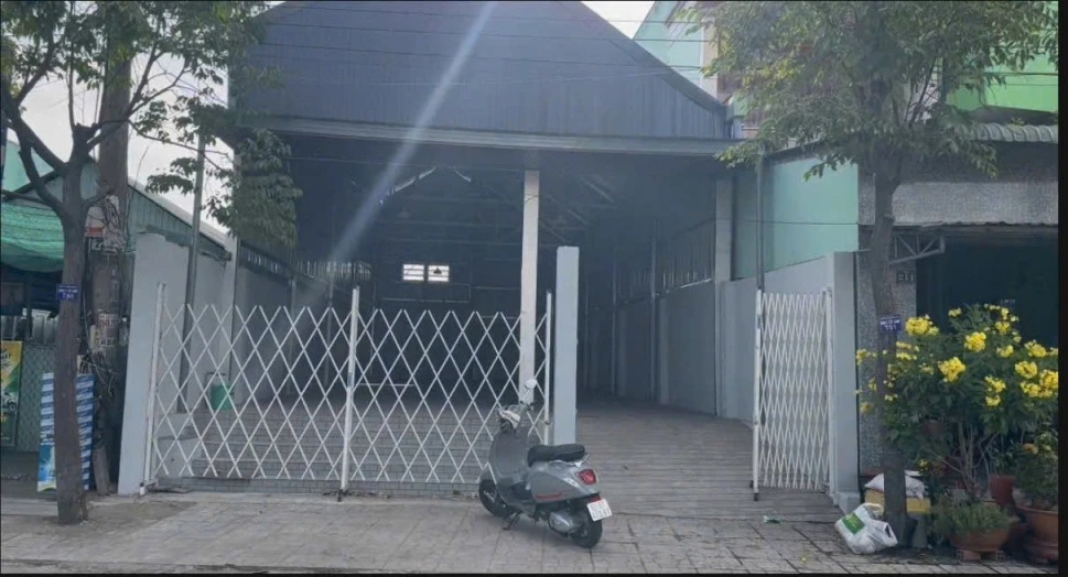 BÁN HOẶC CHO THUÊ NHÀ MẶT TIỀN NGUYỄN VĂN TUÔI – HUYỆN BẾN LỨC, TỈNH LONG AN - VỊ TRÍ ĐẸP, KINH DOANH TỐT