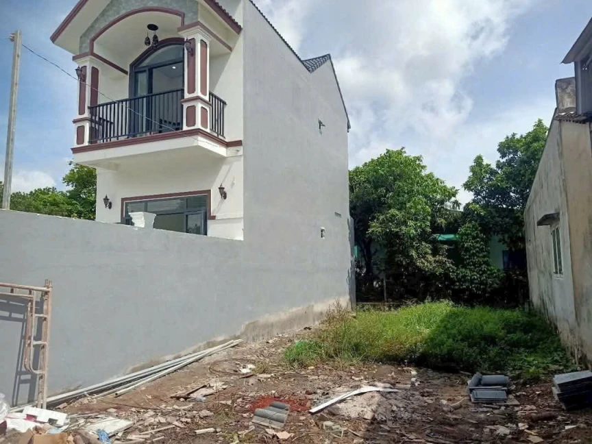 Bán gấp lô đất ngộp giá rẻ 5x30 tp thủ dầu một bình dương .