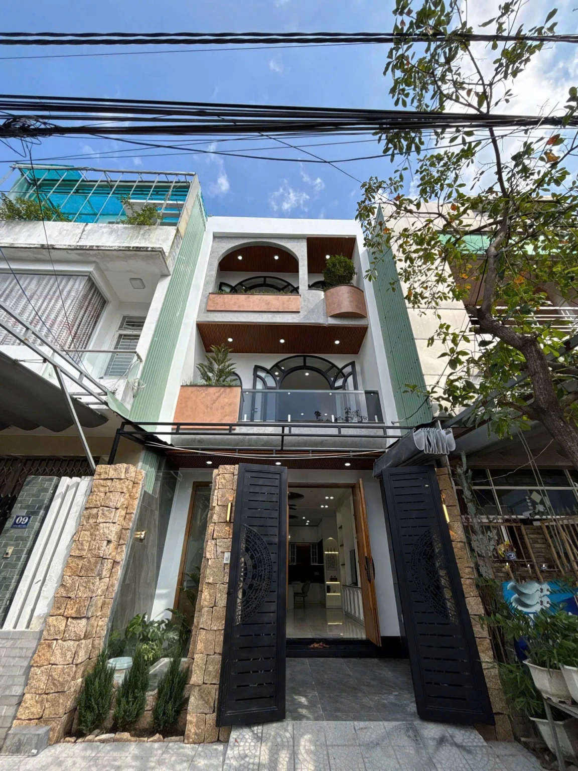 Bán nhanh nhà phố mới xây ở thủ dầu một, giá tốt trong khu vực