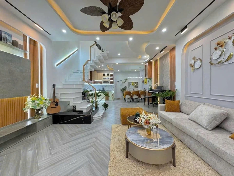 NHÀ 3 LẦU GẦN KHU TÊN LỮA TỈNH LỘ 10 BÌNH TÂN