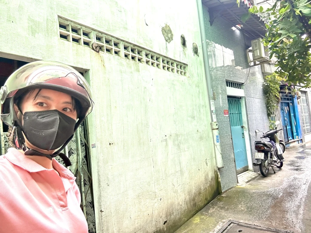 BÁN NHÀ ĐƯỜNG ĐOÀN VĂN BƠ- THÔNG RA XÓM CHIẾU GẦN TRƯỜNG ĐẠI HỌC NGUYỄN TẤT THÀNH QUA PHỐ ĐI BỘ CHƯA ĐẾN 5 PHÚT.