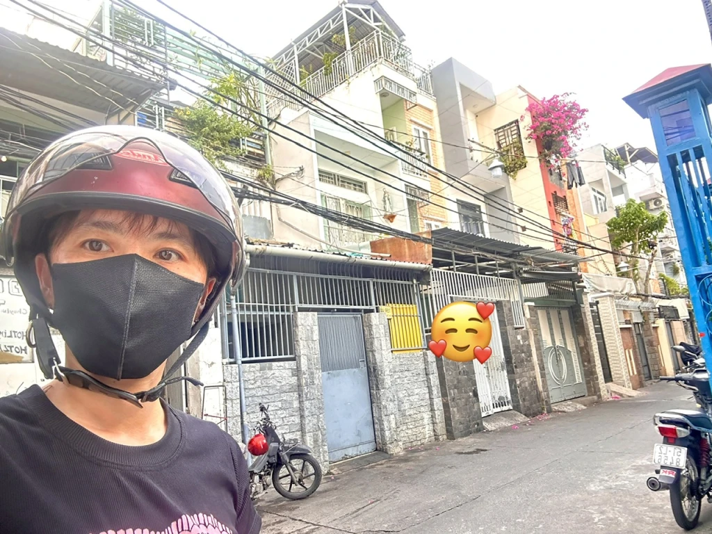 BÁN NHÀ 2 TẦNG HXH- GẦN NHÀ THỜ XÓM CHIẾU- GIAO THƯƠNG TÔN THẤT THUYẾT VỚI NGUYỄN TẤT THÀNH.