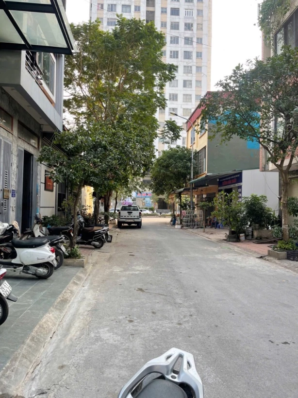 Rẻ nhất tại  KĐT Văn Khê phân lô kinh doanh 14  tỷ.
