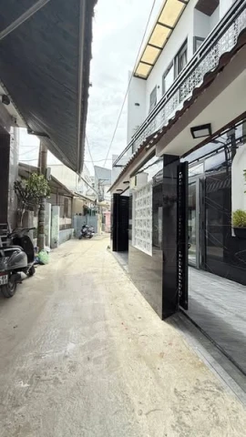 Chính chủ căn nhà 3 tầng đường Bàu Hạc Trung Tâm Thành phố ngay gần BigC. Kiệt 3m Sát đường Nguyễn Hoàng vị trí siêu trung tâm mua sắm