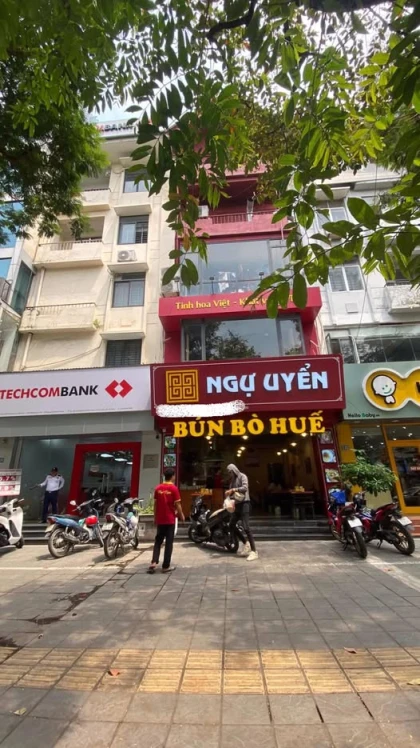 MẶT PHỐ - Ô TÔ TRÁNH - VỈA HÈ ĐÁ BÓNG