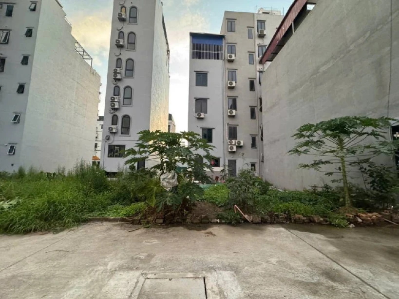 Đất TDC Ngọc Thuỵ 42m x 4m2 hình siêu đẹp. 2 mặt đều oto.