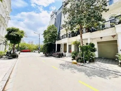BÁN NHÀ LIỀN KỀ LOUIS CITY ĐẠI MỖ – NAM TỪ LIÊM – 100M² – 5 TẦNG – MT 5M – GIÁ 30.5 TỶ