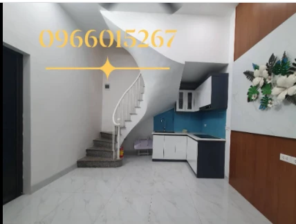 Lô góc 2 mặt thoáng Bạch Đằng, Hoàn Kiếm ngõ đi xe 3 gác đỗ tận cửa. Mặt tiền 4m6 đưa cả VF3 vào nhà.