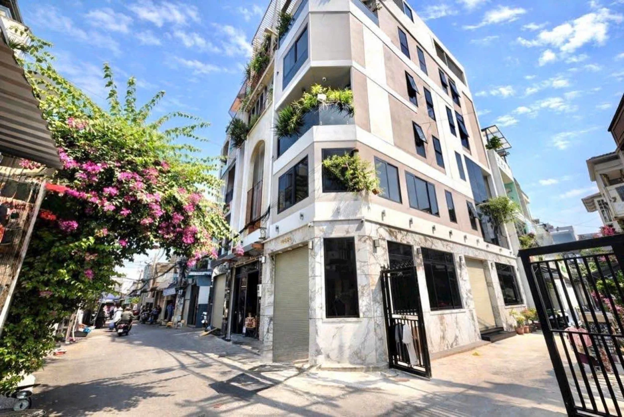 NHÀ LÔ GÓC – 2 MẶT HẺM – ĐƯỜNG QUANG TRUNG, PHƯỜNG 8, GÒ VẤP