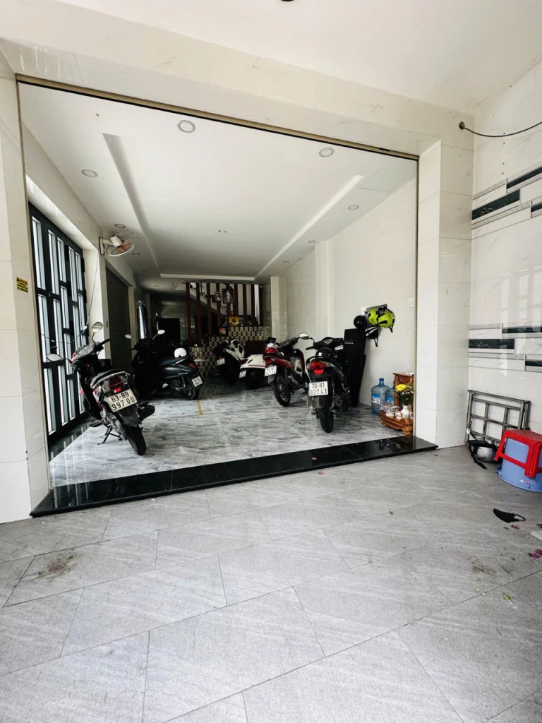 Bán nhà 2 MT hẻm 8m Vườn Lài - gần Lũy Bán Bích, 4,3x18m, 3 tầng - 5PN, HĐT 35tr, 8,95 Tỷ