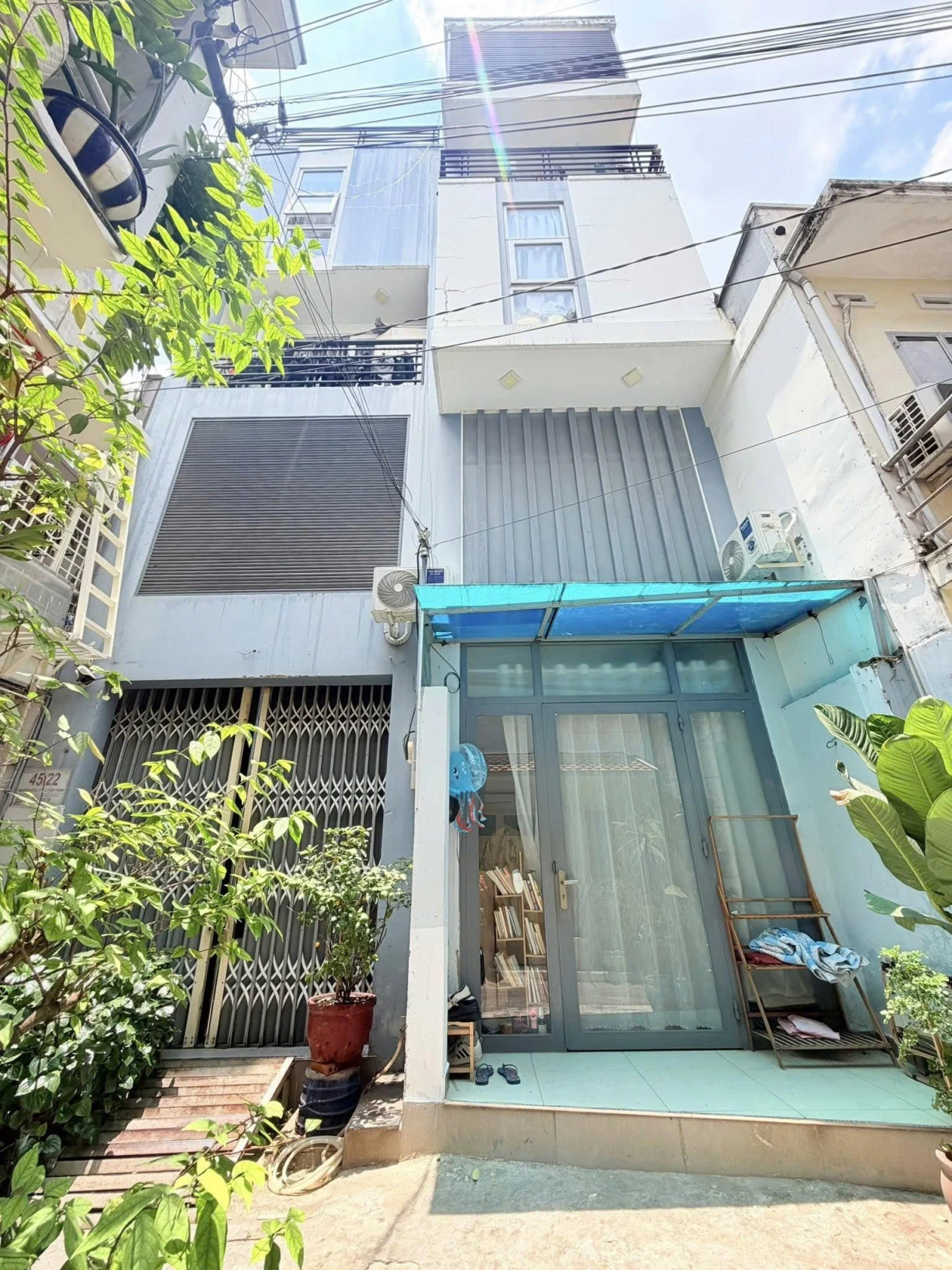 Bán nhà  Hẻm 4m Nguyên Hồng - ngay Phạm Văn Đồng, 6,5x11m 4 Tầng- 8PN, chỉ 8,9 tỷ.